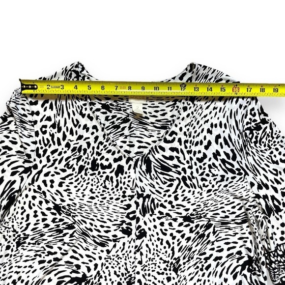 Chico’s Assymetrical Animal Print Polka Dot Tunic 3/4 Sleeve Size 2 - Picture 4 of 12